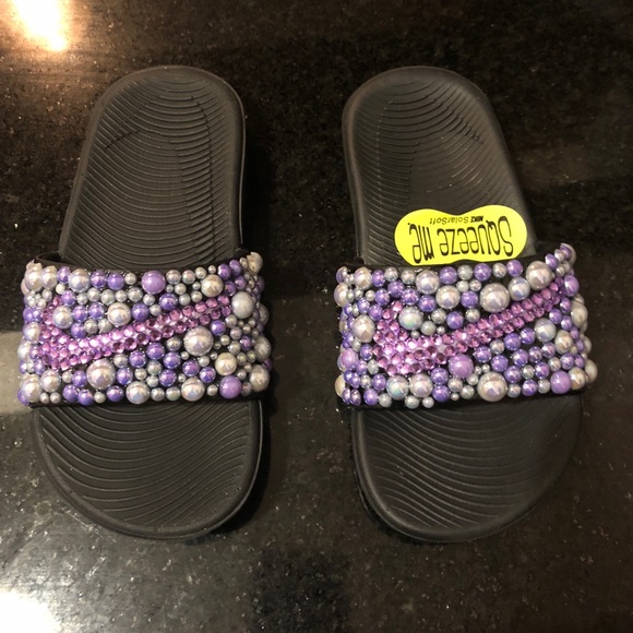 pearl nike slides
